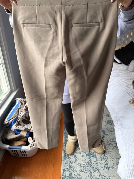 Banana Republic Men’s Dress Pants in Taupe Beige - Picture 3 of 4